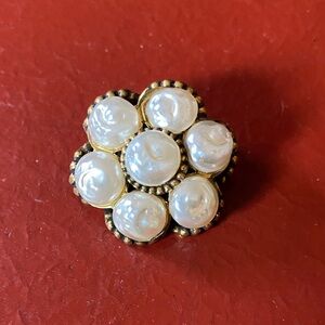 Vintage Coro Baroque pearl brooch
